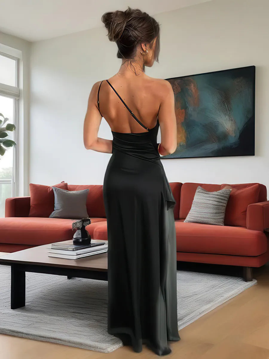 Robe de soirée amincissante à col oblique et fente