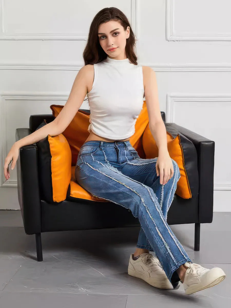 Jean taille haute à bords bruts et très extensible