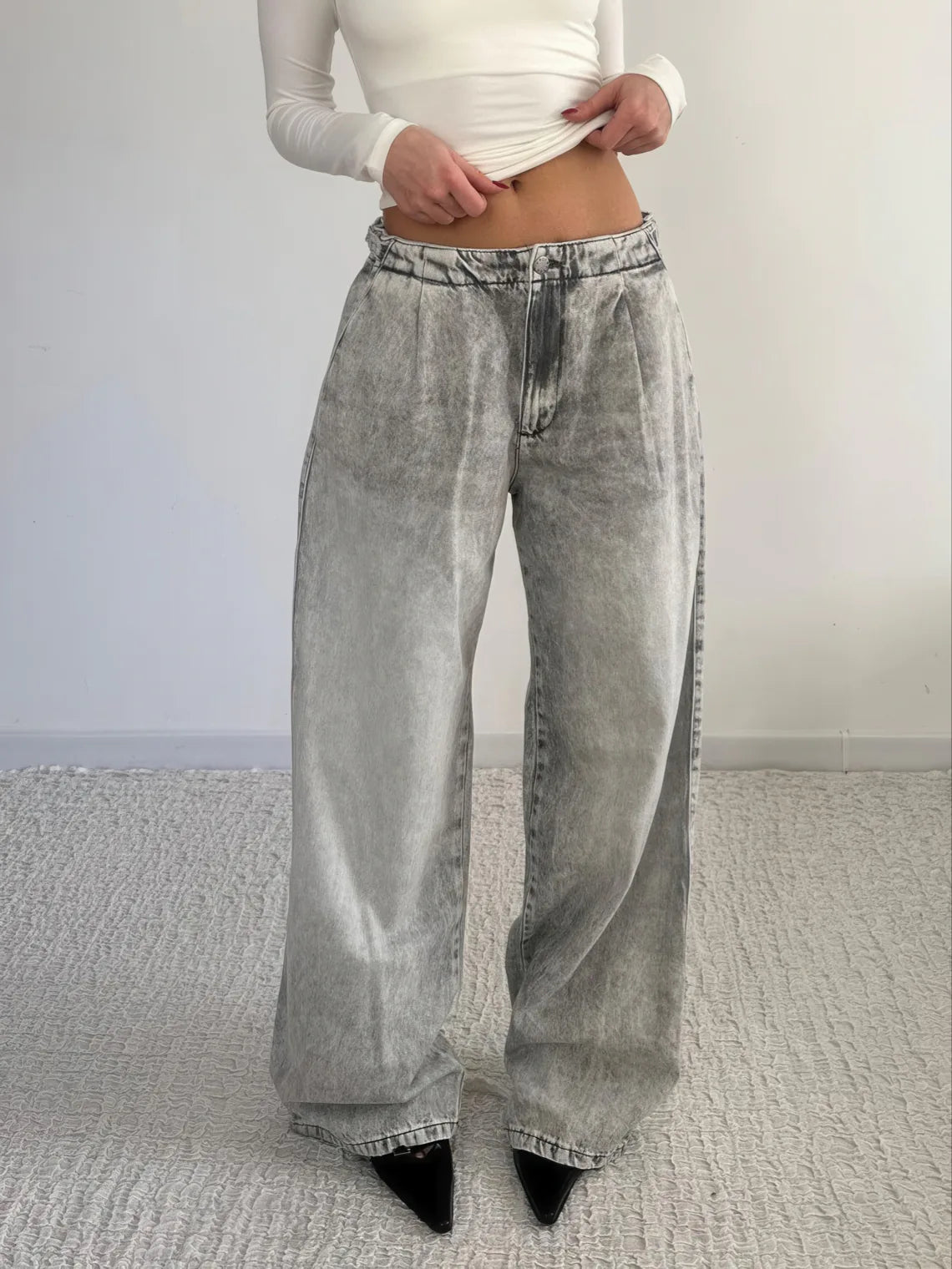 Low-Rise Distressed Wide-Leg Jeans