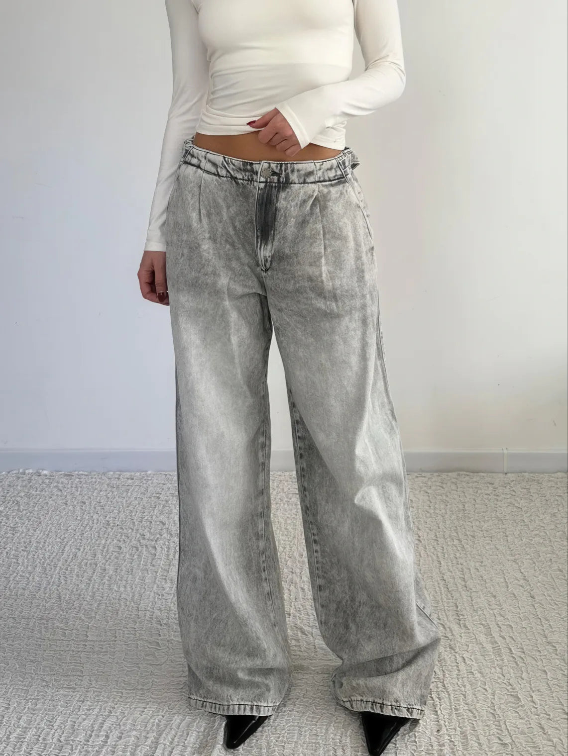 Low-Rise Distressed Wide-Leg Jeans
