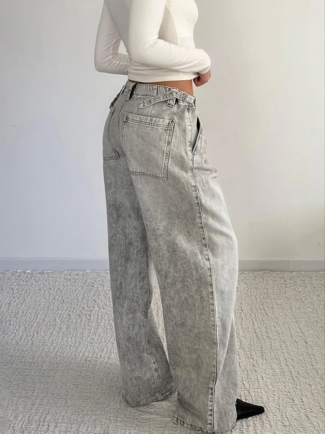 Low-Rise Distressed Wide-Leg Jeans