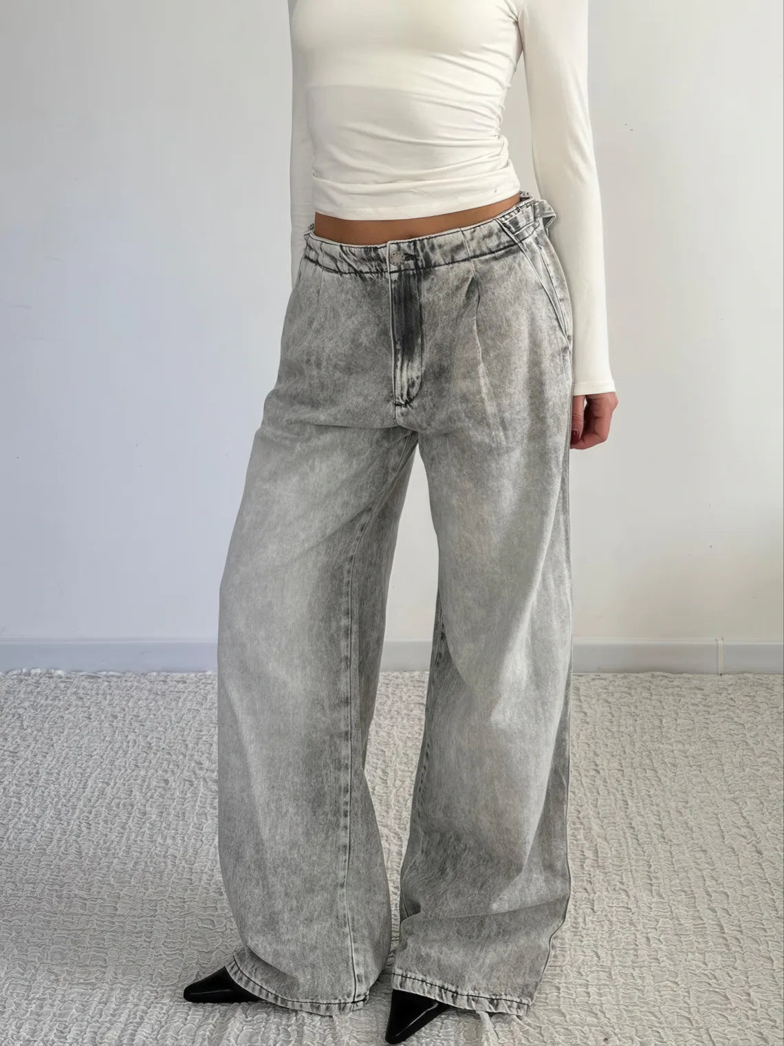 Low-Rise Distressed Wide-Leg Jeans