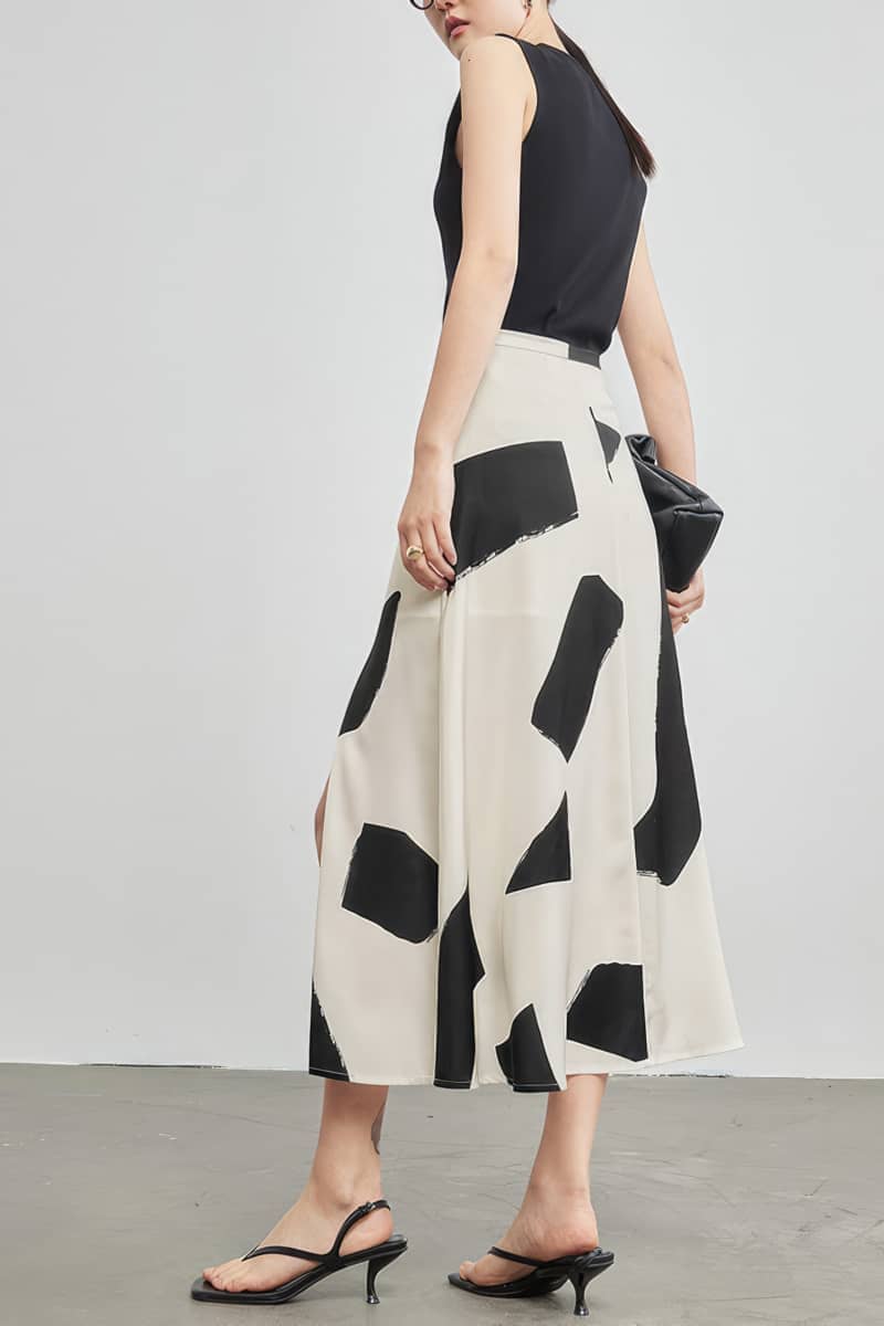 Graffiti print A-line slit mid-length skirt