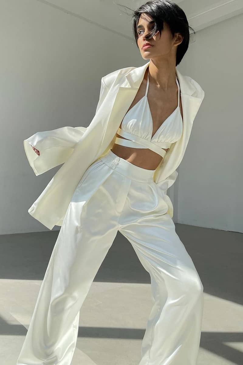 Fashionable White Suit Camisole Suit