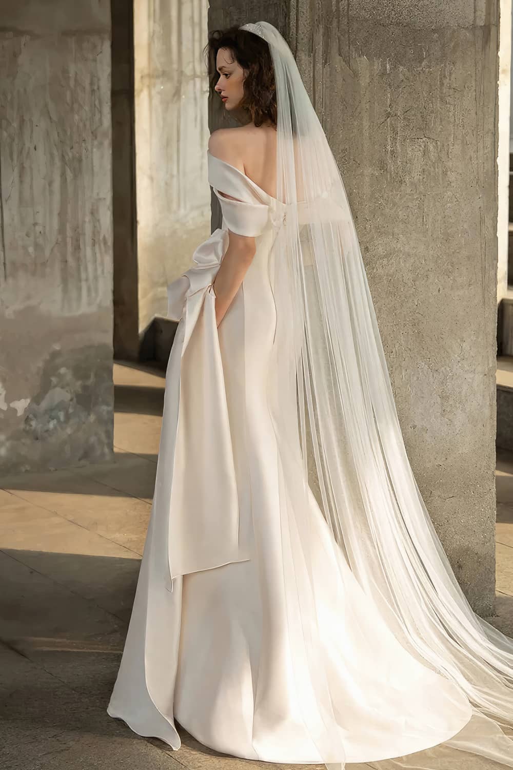 Vintage Satin Tail Wedding Dress Slim Evening Dress