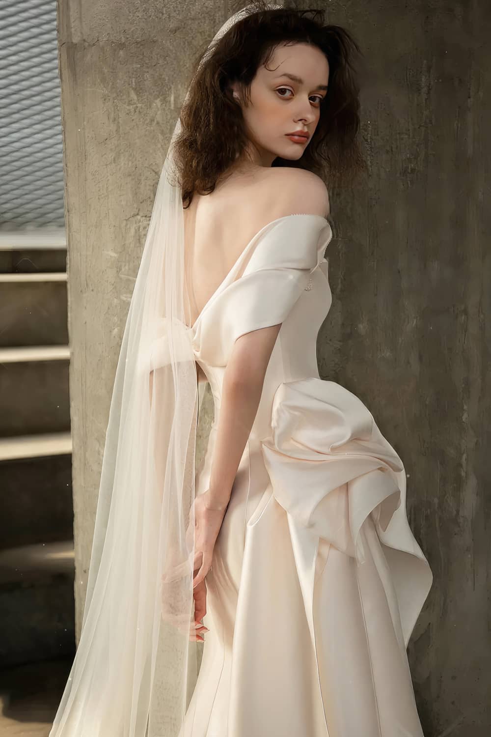 Vintage Satin Tail Wedding Dress Slim Evening Dress