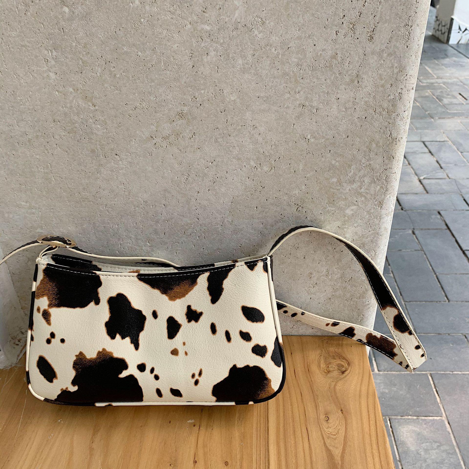 2021 cow spot pattern shoulder bag White | YonPop