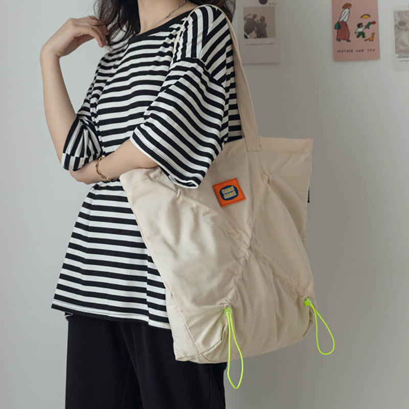 Pleated handbag  | YonPop
