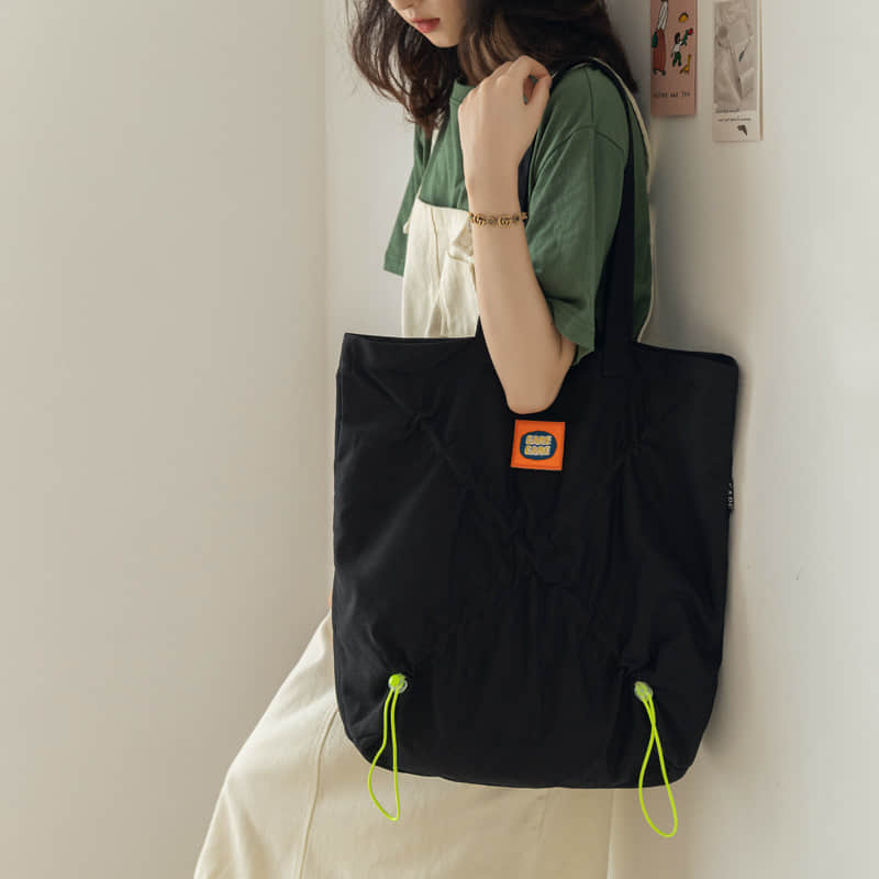 Pleated handbag  | YonPop