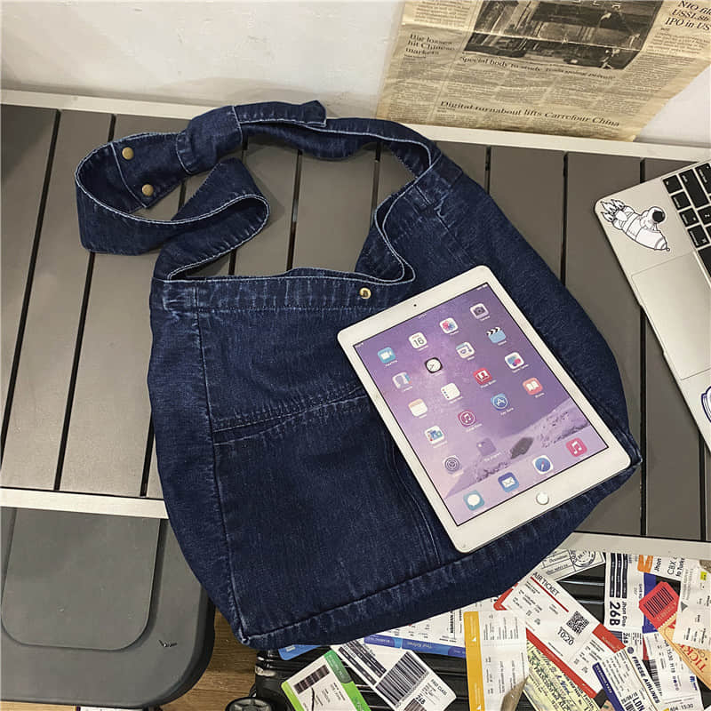 Denim crossbody bag  | YonPop