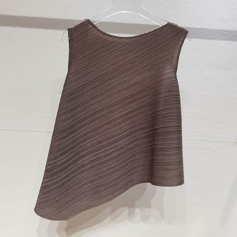 Fashion and simple temperament sleeveless round neck top T-shirt SaddleBrown / One Size | YonPop