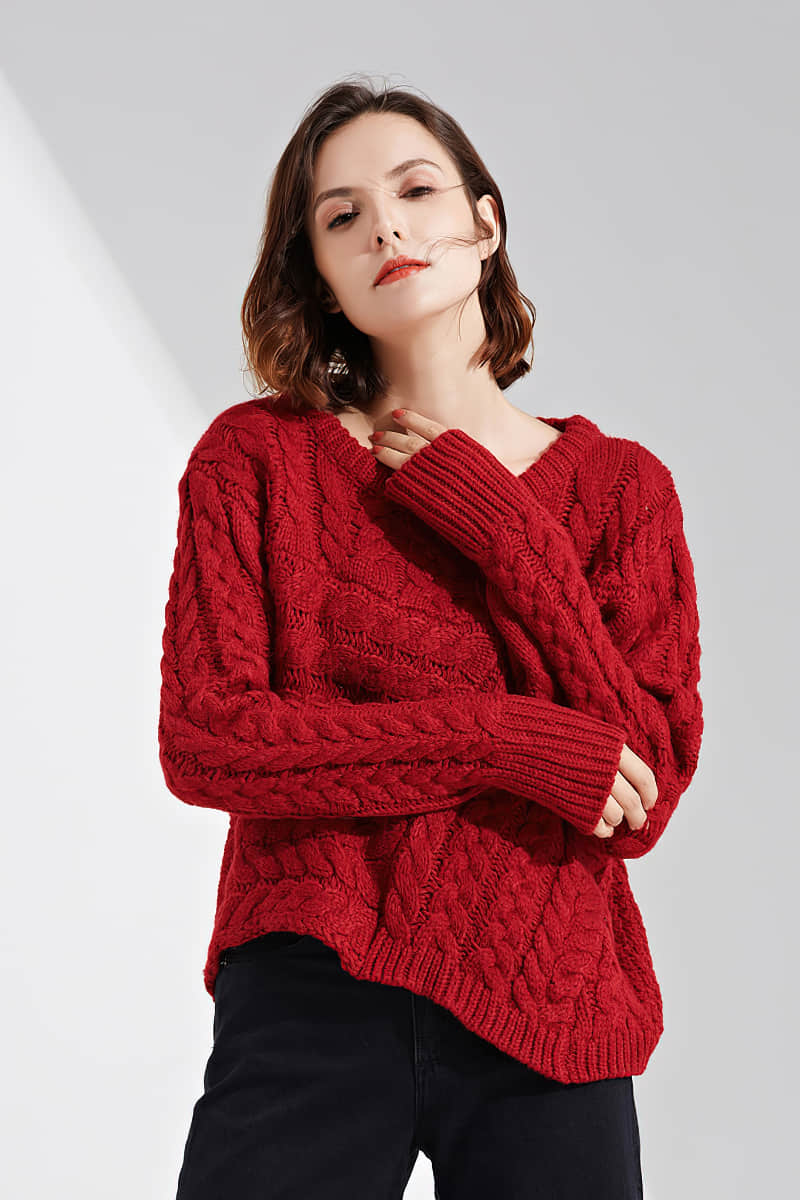 Women's twist pullover sweater Red / One Size | YonPop