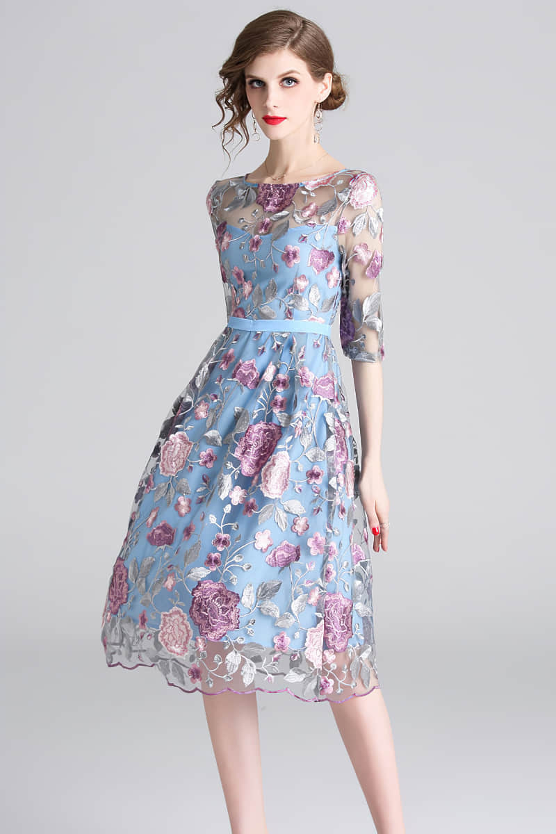 Spring and summer embroidered dress L | YonPop