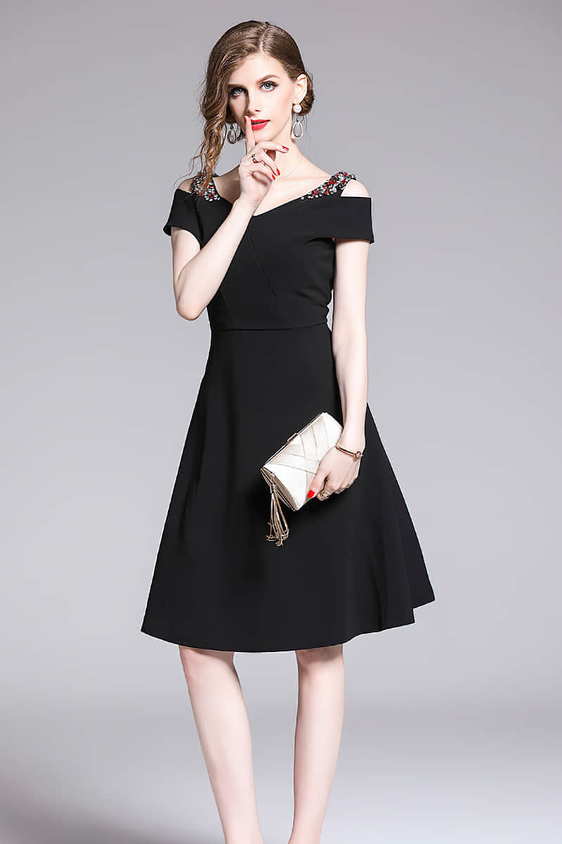 Off-the-shoulder A-line dinner dress Black / M | YonPop