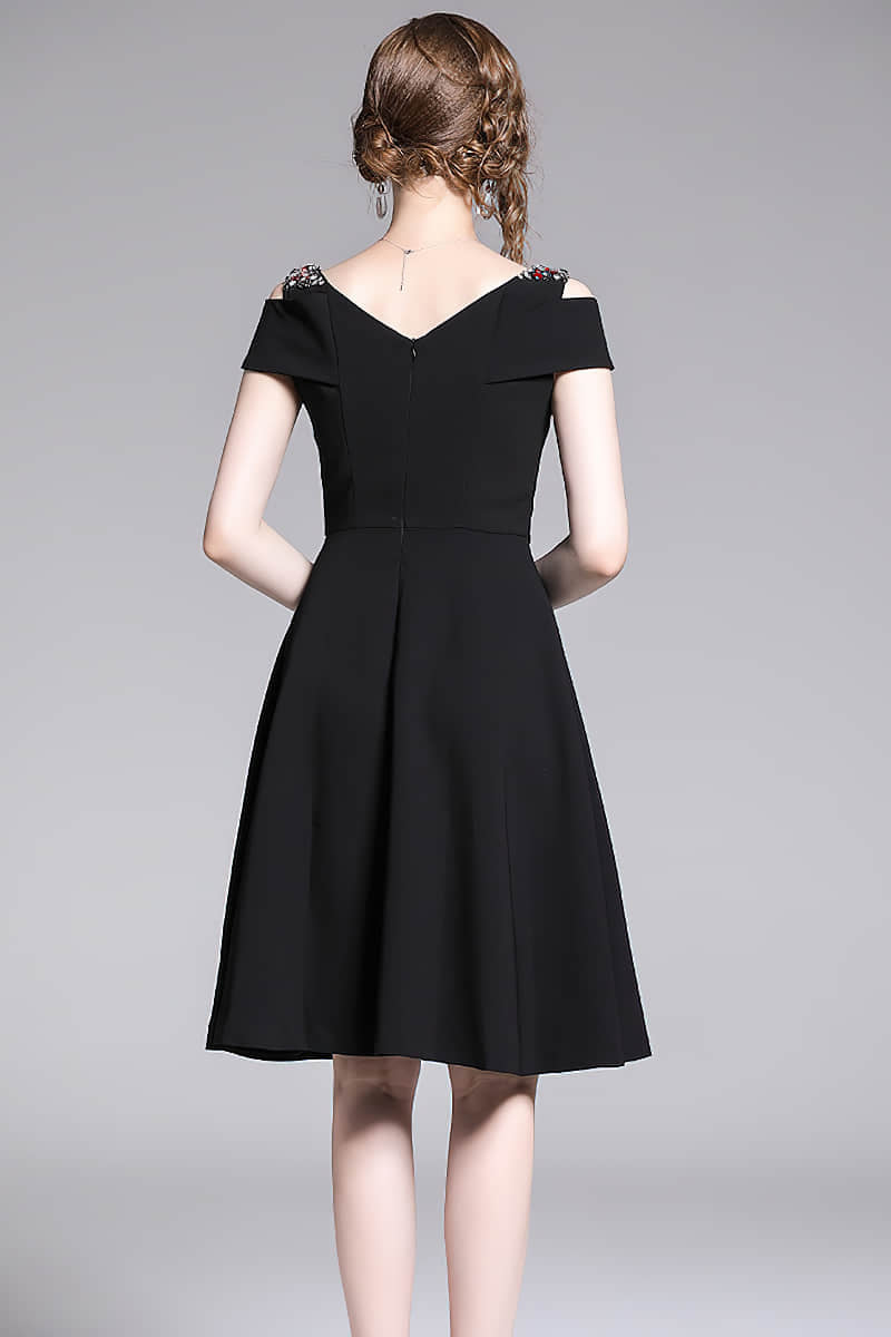 Off-the-shoulder A-line dinner dress  | YonPop