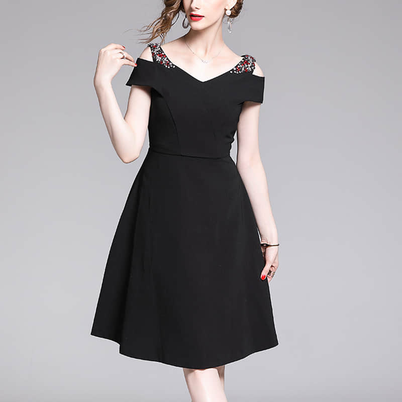 Off-the-shoulder A-line dinner dress Black / S | YonPop