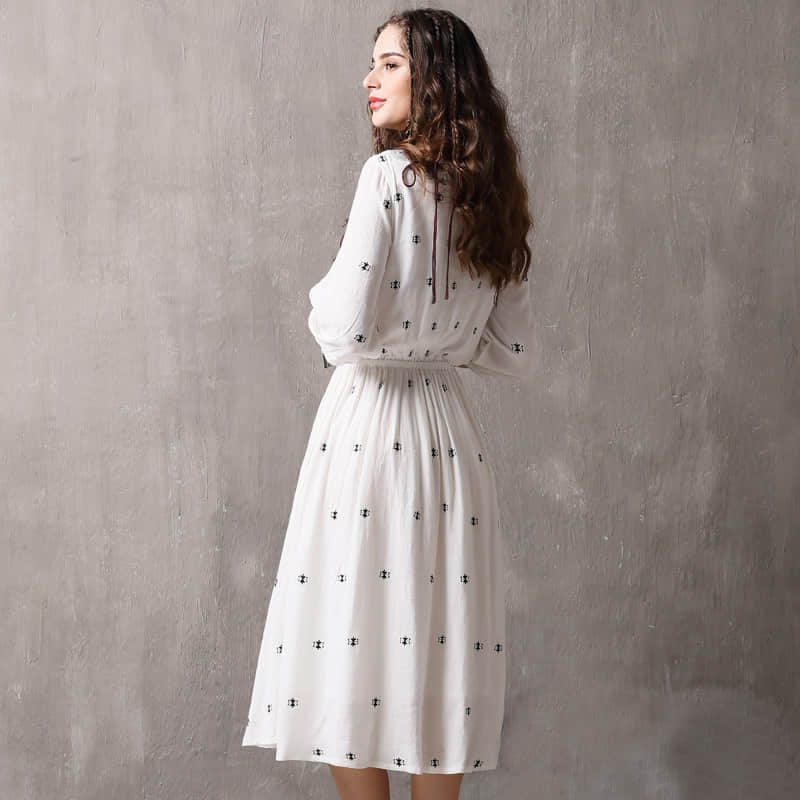 Vintage embroidered three-quarter sleeve dress  | YonPop