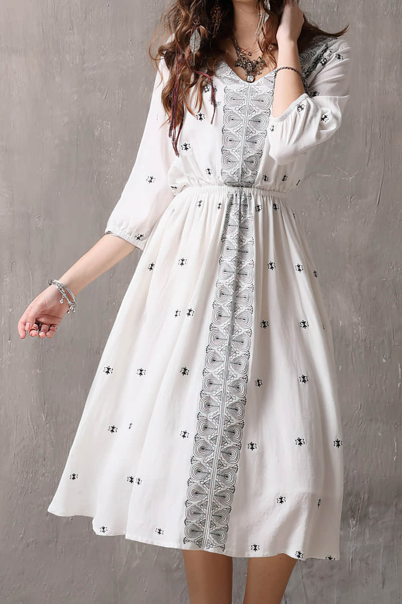 Vintage embroidered three-quarter sleeve dress  | YonPop