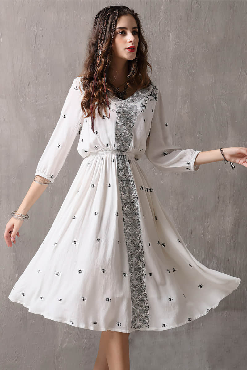 Vintage embroidered three-quarter sleeve dress  | YonPop