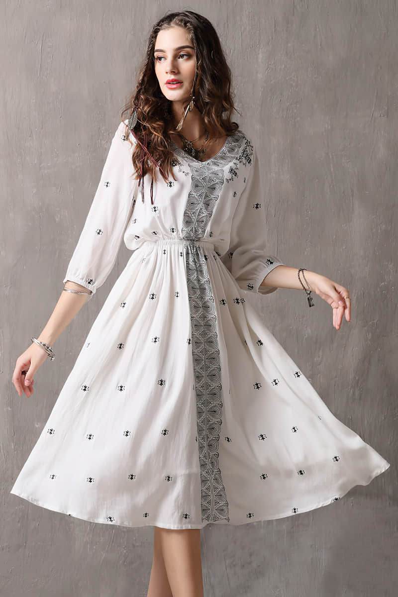 Vintage embroidered three-quarter sleeve dress  | YonPop