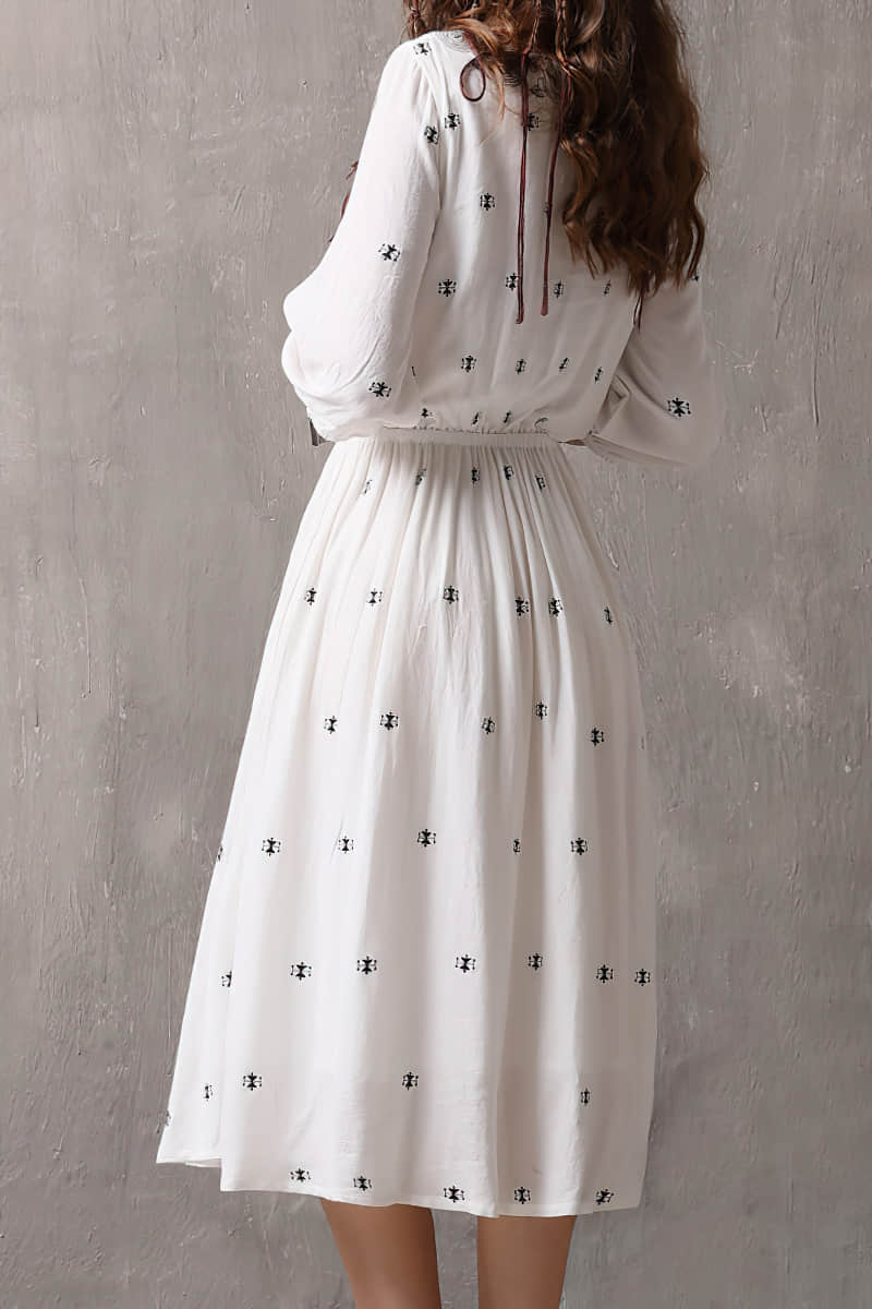 Vintage embroidered three-quarter sleeve dress  | YonPop