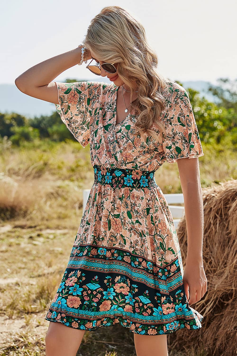 High-waisted V-neck short-sleeved boho print dress M | YonPop