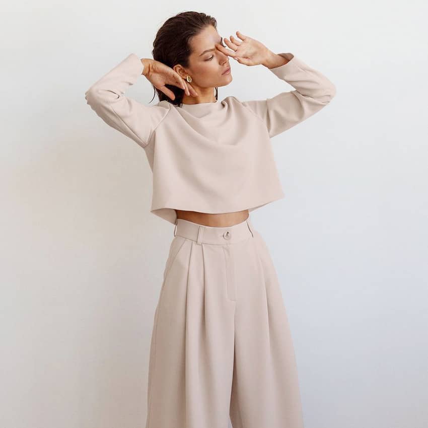 Two-piece leisure suit with round neck and wide legs Khaki / S | YonPop