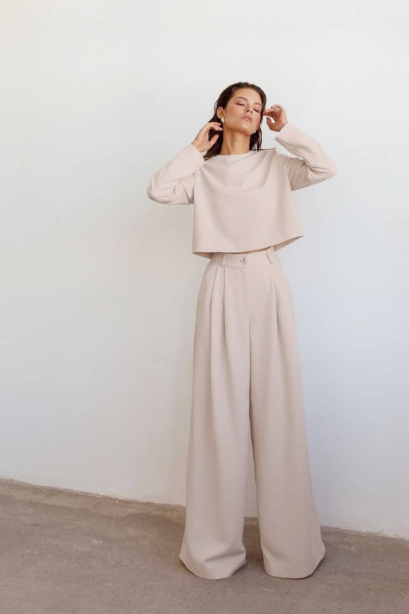 Two-piece leisure suit with round neck and wide legs Khaki / M | YonPop