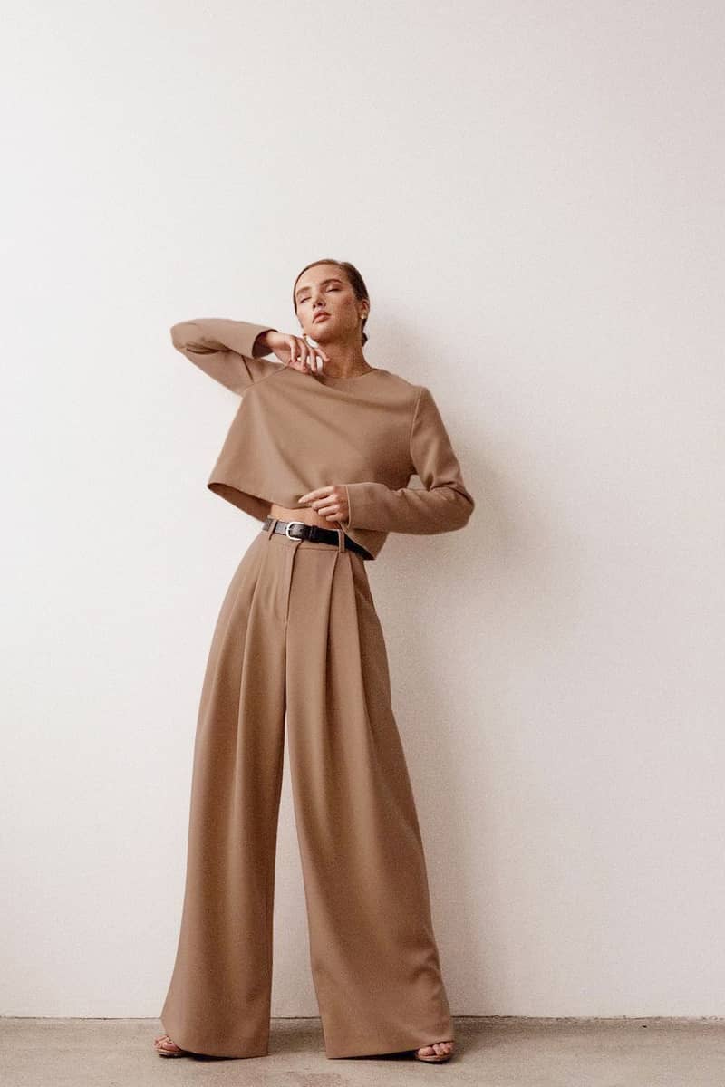 Two-piece leisure suit with round neck and wide legs Peru / S | YonPop